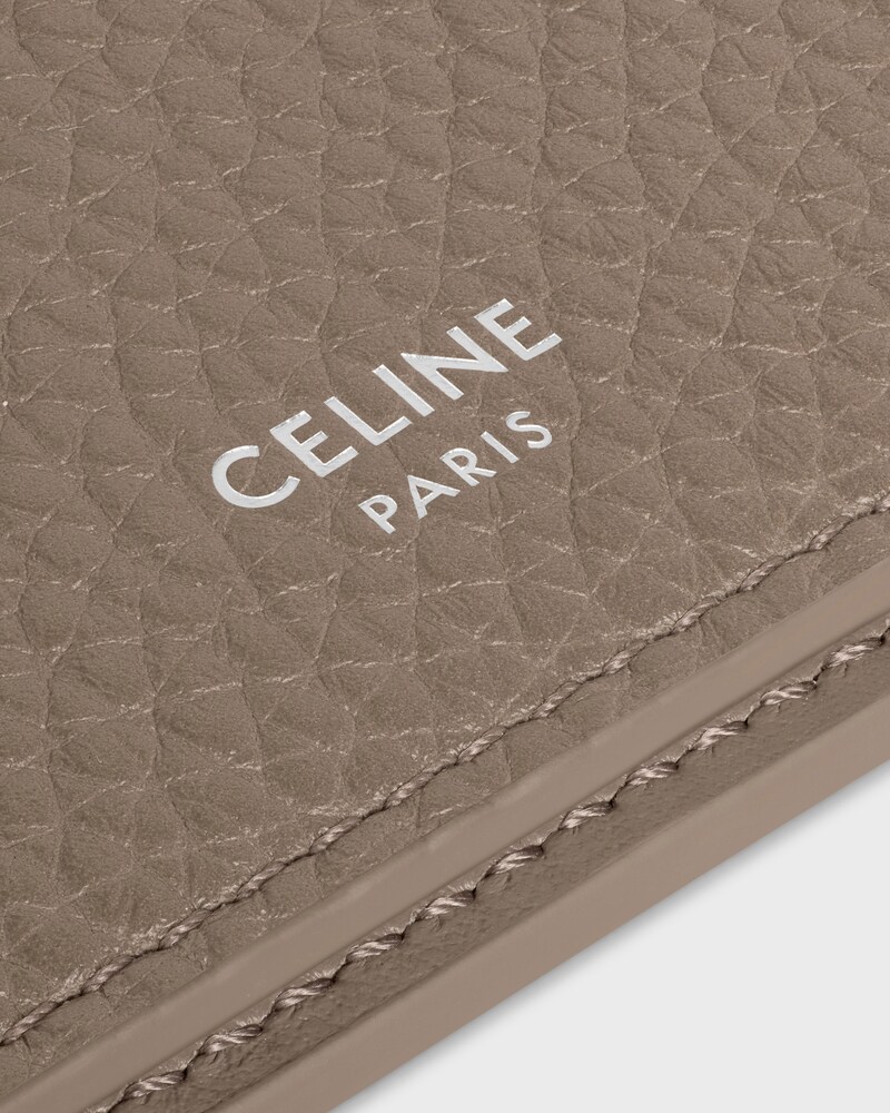 BI-FOLD CARD HOLDER IN Grained Calfskin - SOURIS - CARD HOLDERS - 1 | CELINE