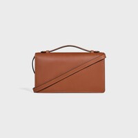 TRIOMPHE FOLIO ขนาดกลาง หนังลูกวัวสีเนเชอรัล - สีแทน - TRIOMPHE - 2 | CELINE