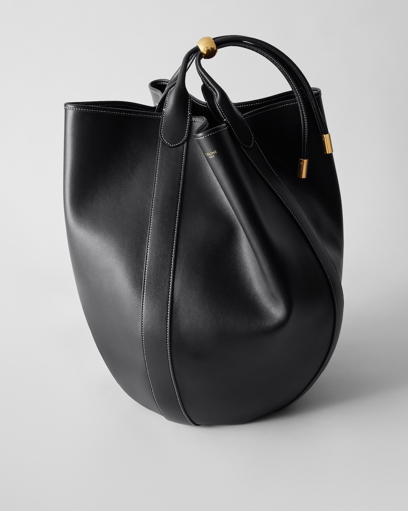 DROP BUCKET IN SUPPLE SMOOTH CALFSKIN - BLACK - NEW - 1 | CELINE