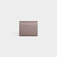 スモール フラップウォレット トリオンフ / シャイニーカーフスキン - ぺブル - 人気のウィメンズ 財布&小物 - 2 | CELINE