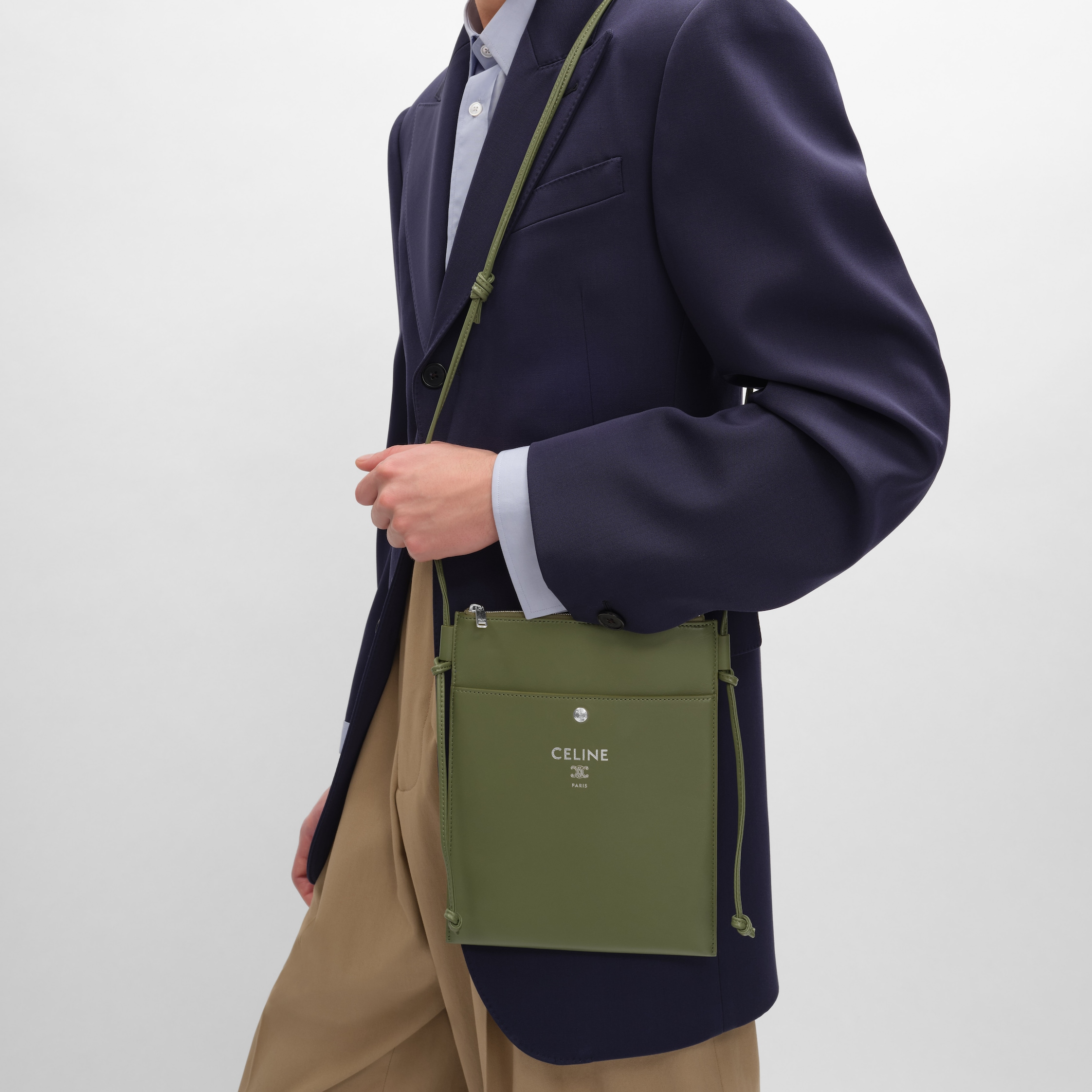 CELINE ロゴポーチ ダークグリーン/ブラウン SHARP POUCH TAKE AWAY IN SMOOTH LAMBSKIN - LIGHT KHAKI | CELINE