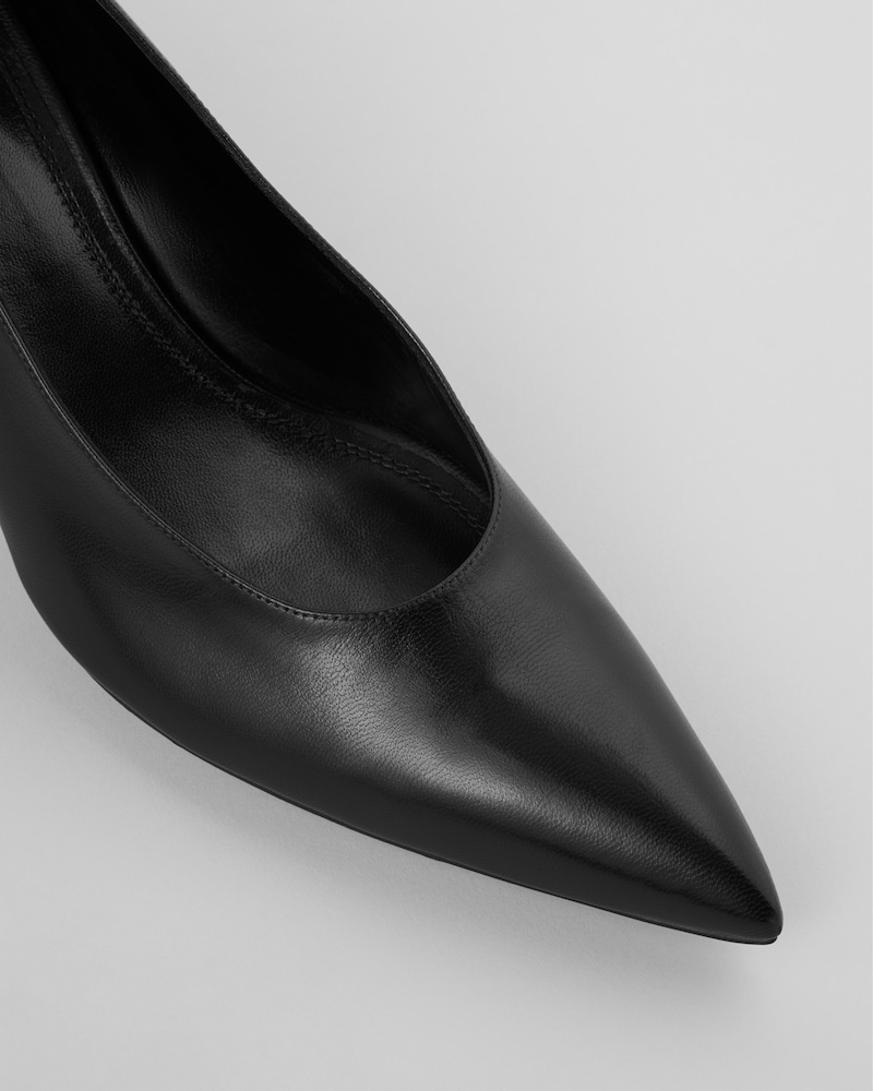 MIDI PUMP IN CALFSKIN - BLACK -  - 1 | CELINE