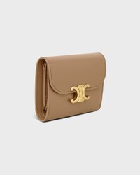Kleine TRIOMPHE Brieftasche mit Überschlag aus glänzendem Kalbsleder - Dunkles Sepia - BRIEFTASCHEN - 2 | CELINE