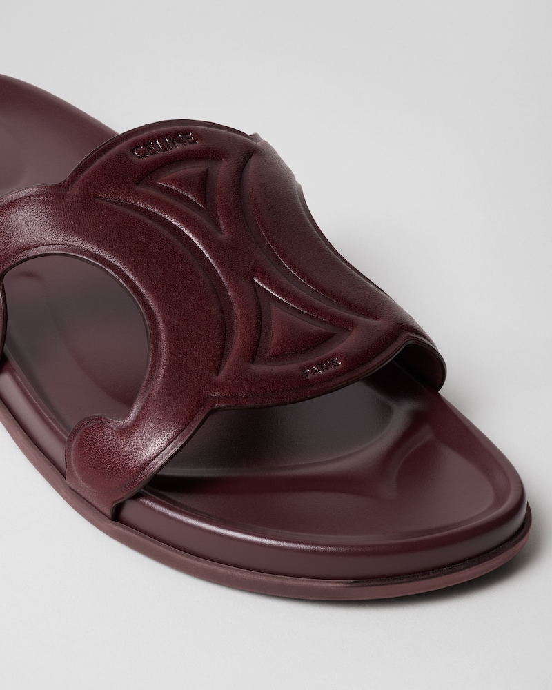 TRIOMPHE SLIDE IN Calfskin - Vegetal Tanning - SYRAH -  - 1 | CELINE