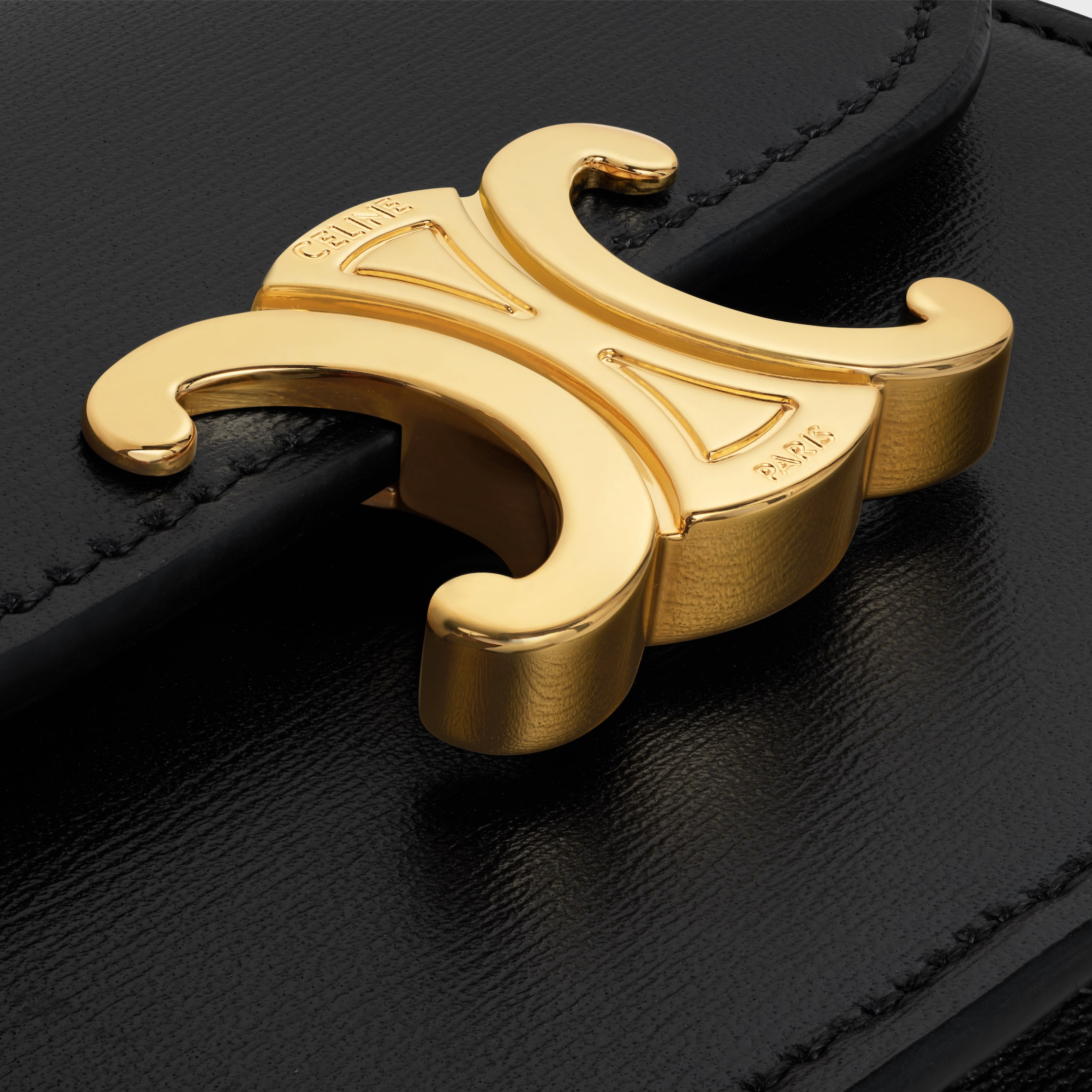 BUSINESS CARD HOLDER TRIOMPHE IN SHINY CALFSKIN - BLACK | CELINE