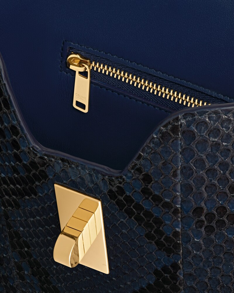 SAC CAMILLE 16 SOFT PETIT MODELE EN Python - DEEP NAVY | CELINE