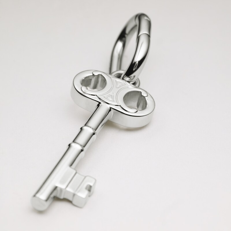 CL&Eacute; TRIOMPHE CHARMS EN LAITON RHODI&Eacute; - ARGENT - CHARMS - 1 | CELINE