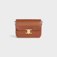 KLASSISCHE TRIOMPHE TASCHE AUS naturbelassenem Kalbsleder - Tan - GIFT FINDER - 1 | CELINE