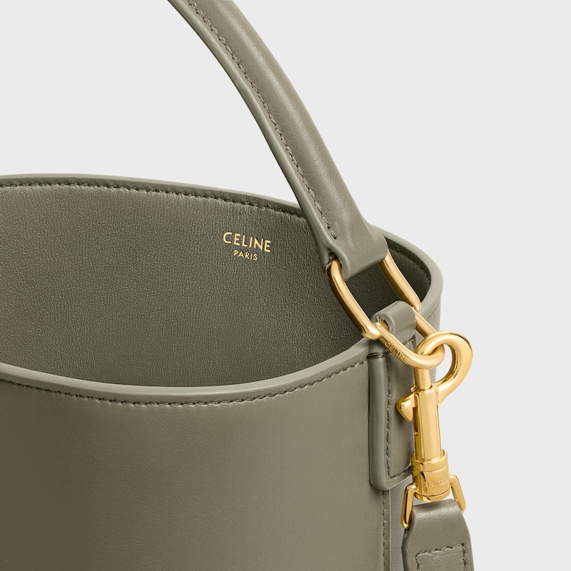 BORSA A SECCHIELLO LOUISE PICCOLA IN PELLE DI VITELLO LISCIA - Kaki dorato - BORSA A SECCHIELLO - 1 | CELINE