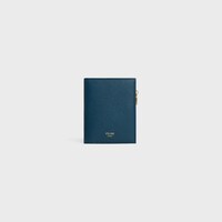 コンパクトウォレット トリオンフ チャーム / グレインドカーフスキン - ティールブルー - ラッキーデー セレクション - 1 | CELINE