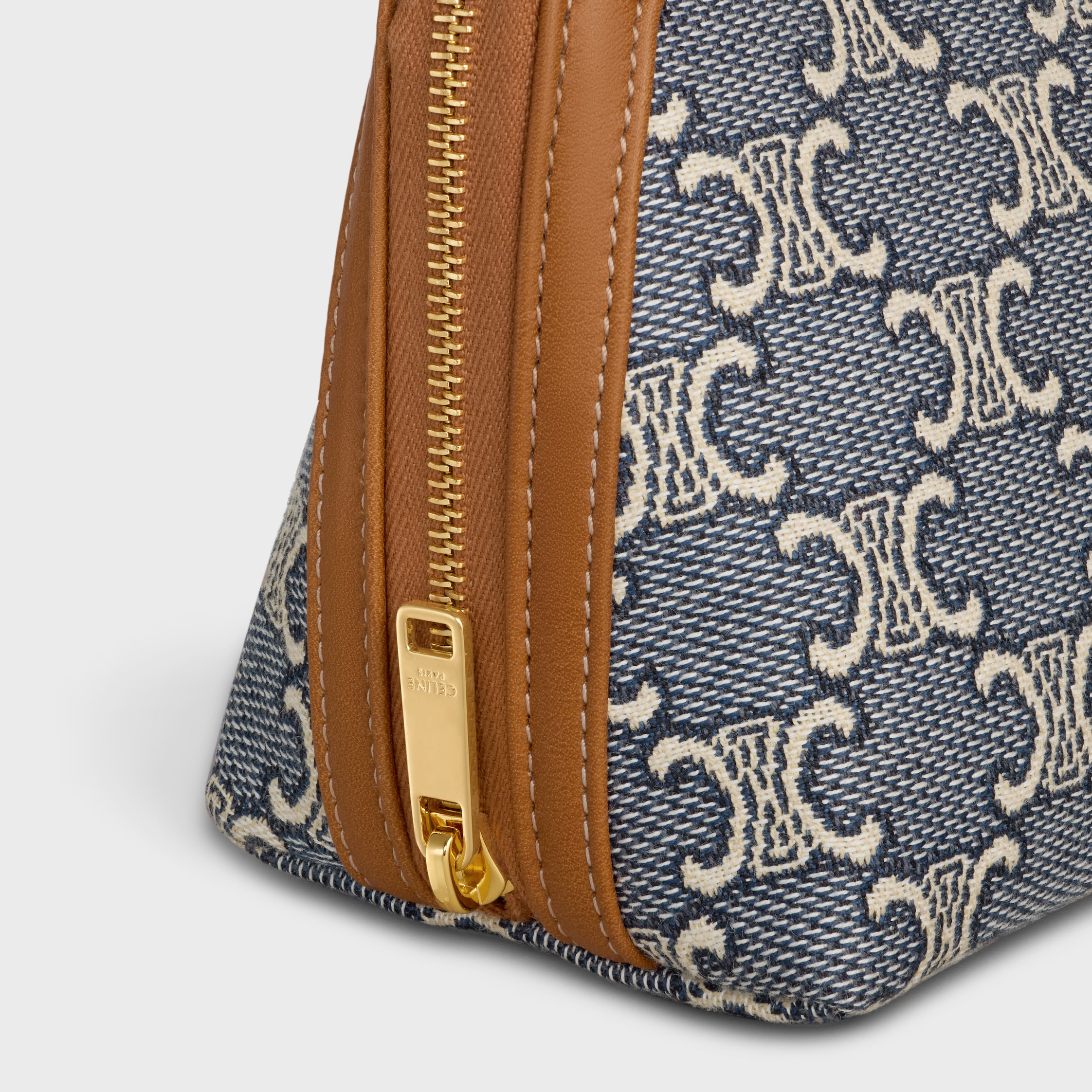 CLUTCH ON CHAIN IN JACQUARD TRIOMPHE ALL OVER - NAVY/ECRU | CELINE
