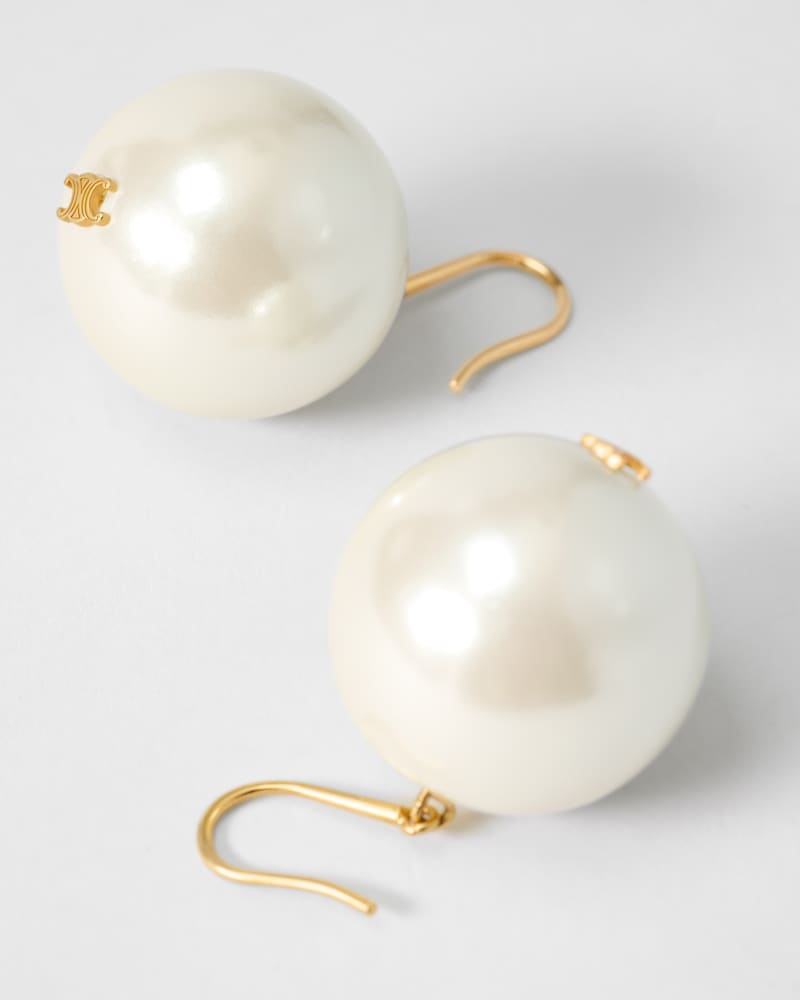 LES PERLES XL EARRINGS IN RESIN PEARL AND BRASS WITH GOLD FINISH - GOLD / IVORY - GIFTS FOR HER - 1 | CELINE