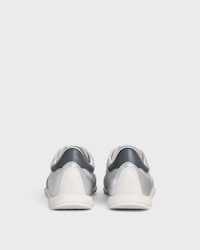 CELINE RACER NIEDRIGER SCHNÜR-SNEAKER MIT TRIOMPHE AUS NYLON, LAMINIERTEM KALBSLEDER UND KALBSLEDER - HELLGRAU / SILBER -  - 2 | CELINE