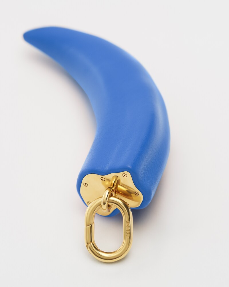 CORNE CHARMS EN RÉSINE, CUIR ET LAITON DORÉ - Bleu et Doré - CHARMS - 1 | CELINE