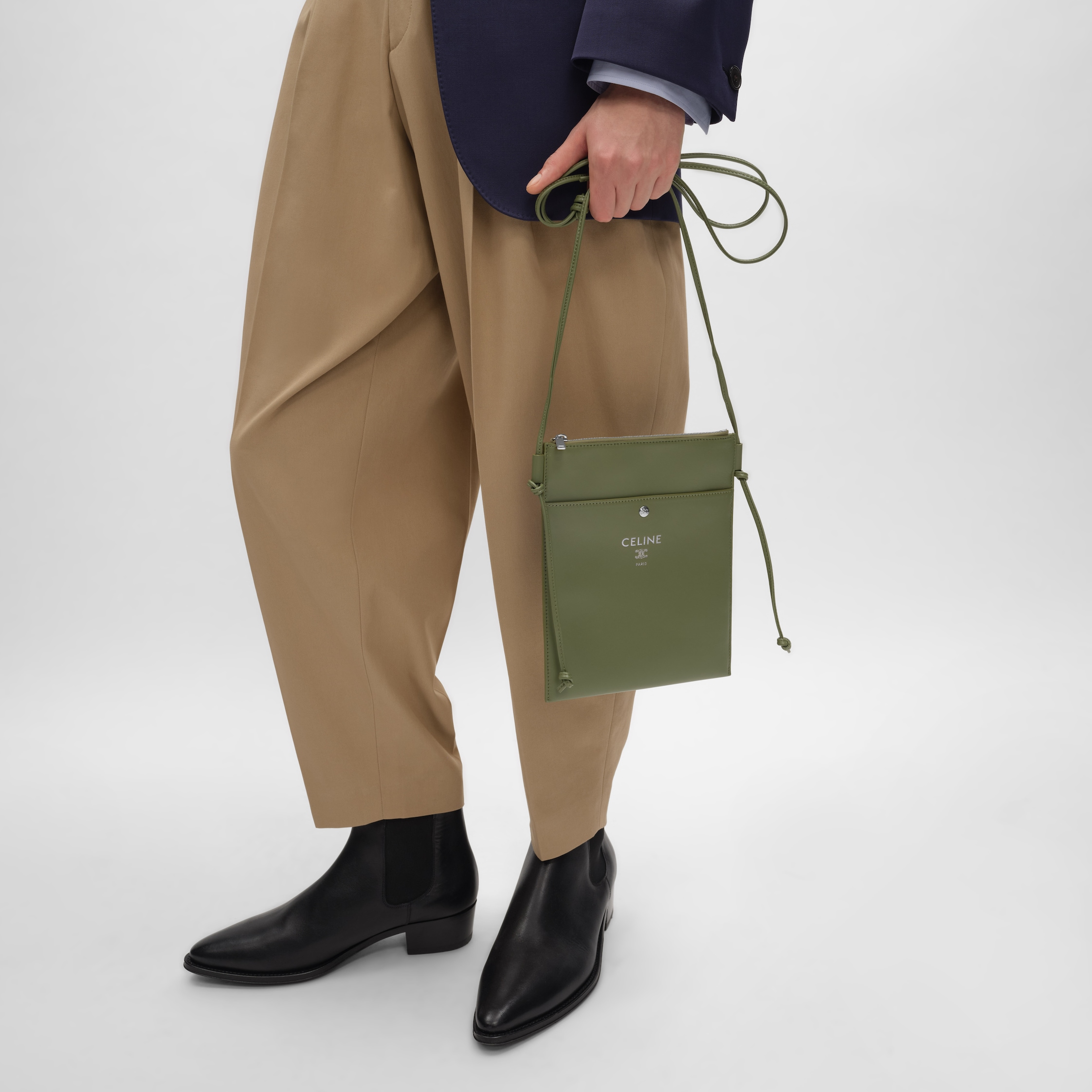CELINE ロゴポーチ ダークグリーン/ブラウン SHARP POUCH TAKE AWAY IN SMOOTH LAMBSKIN - LIGHT KHAKI | CELINE