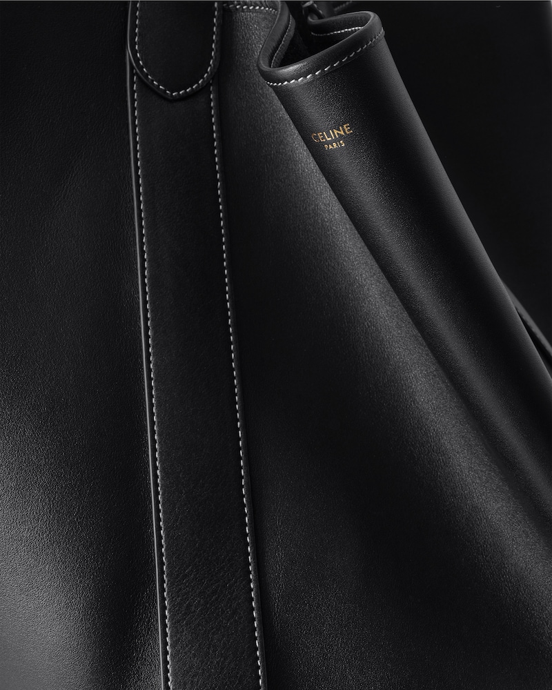 DROP BUCKET IN SUPPLE SMOOTH CALFSKIN - BLACK - NEW - 1 | CELINE