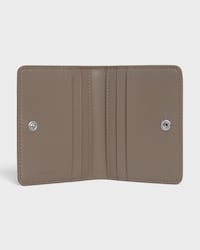 BI-FOLD CARD HOLDER IN Grained Calfskin - SOURIS - CARD HOLDERS - 2 | CELINE