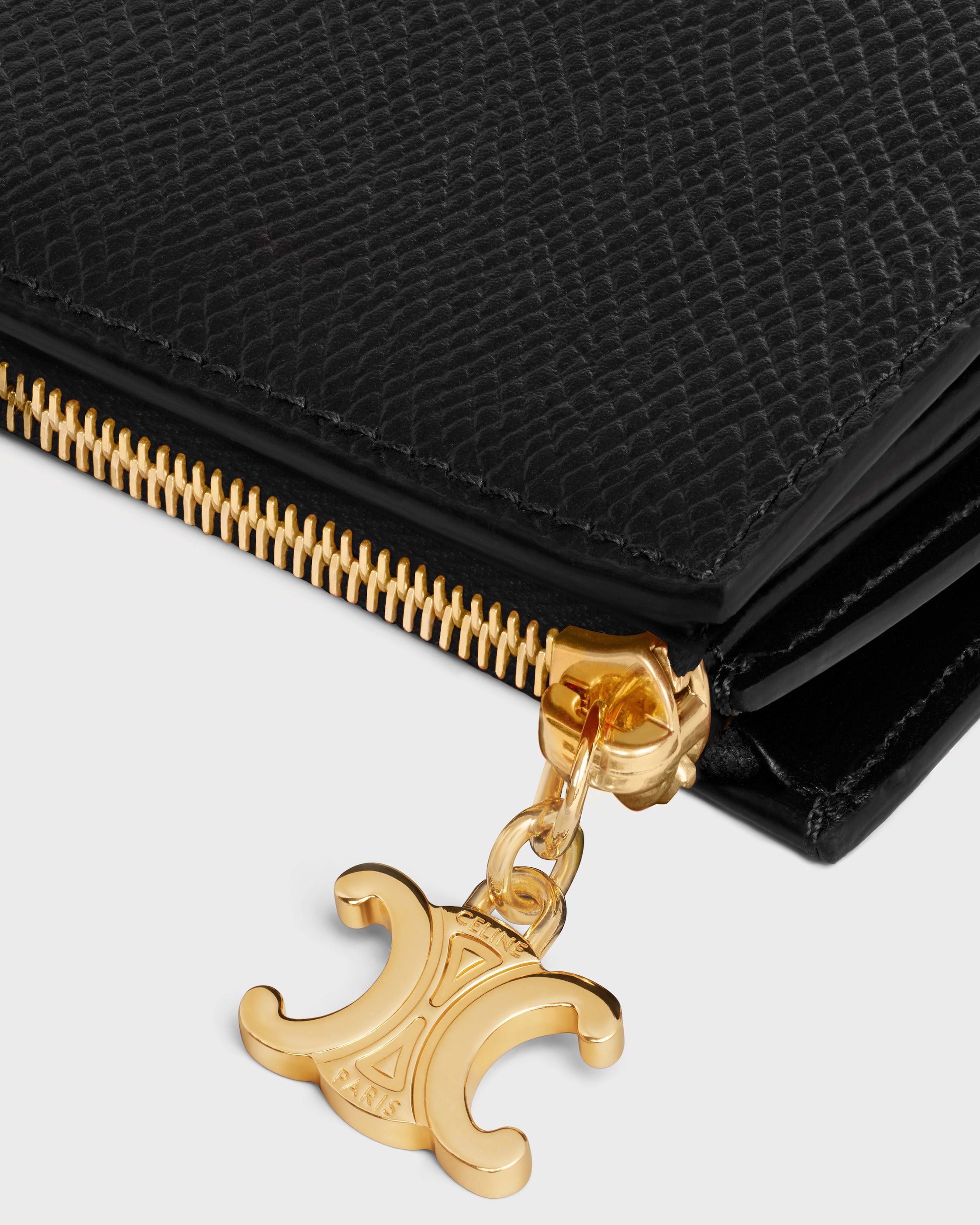 COMPACT WALLET TRIOMPHE CHARMS IN GRAINED CALFSKIN - BLACK | CELINE