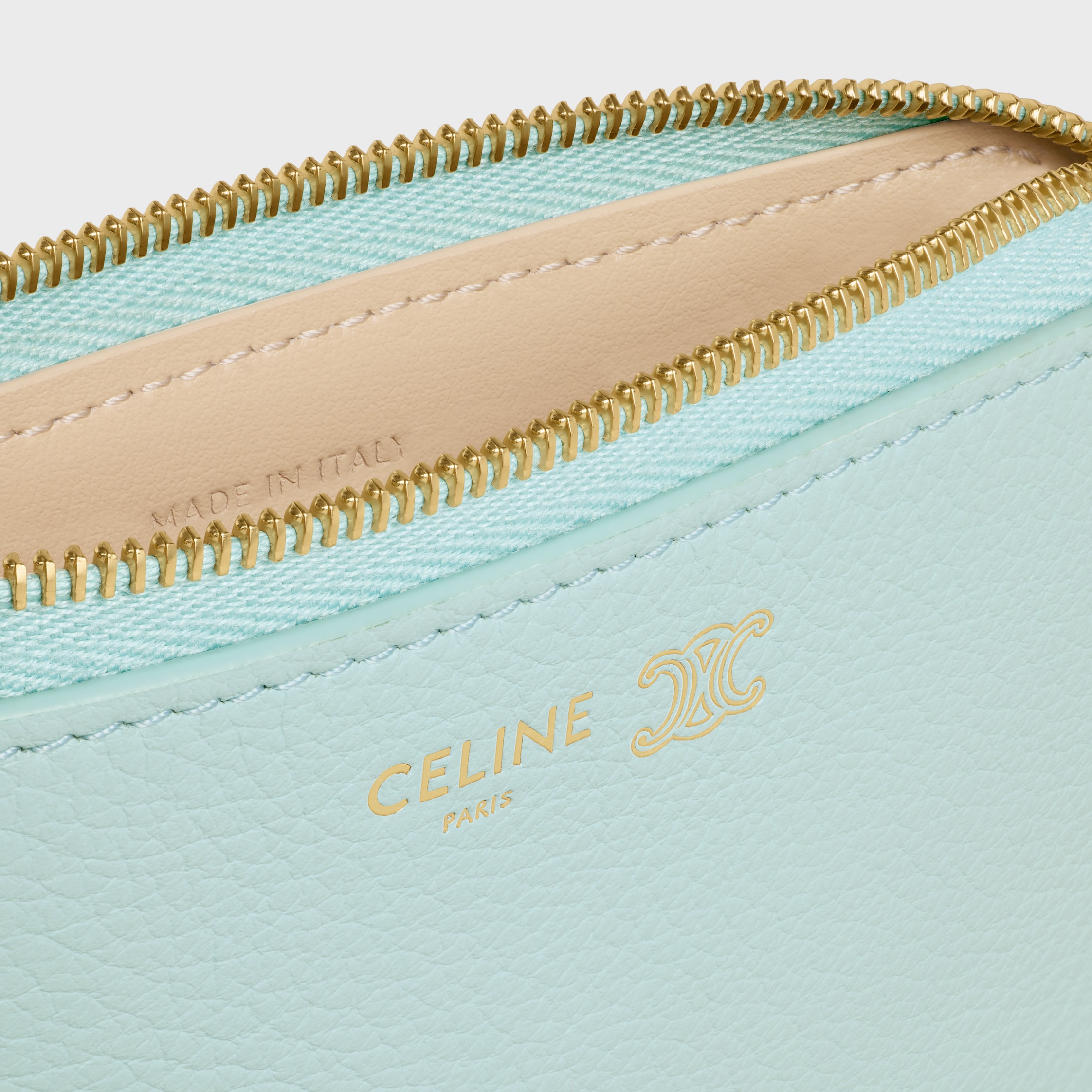 COIN PURSE TRIOMPHE STAMP IN GRAINED SUPPLE CALFSKIN - POWDER BLUE