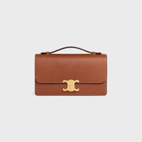 TRIOMPHE FOLIO ขนาดกลาง หนังลูกวัวสีเนเชอรัล - สีแทน - TRIOMPHE - 1 | CELINE