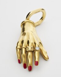 MANO DE LA SUERTE PEQUEÑA CON CHARMS DE LATÓN CON ACABADO DORADO, ESMALTE Y STRASS - DORADO / ROJO / CRISTAL - CHARMS - 1 | CELINE