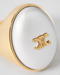 LES PERLES OVAL RING IN RESIN PEARL AND BRASS WITH GOLD FINISH - GOLD / IVORY -  - 2 | CELINE