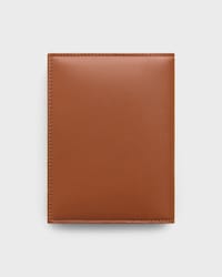 FUNDA PARA LLEVAR PASAPORTE DE PIEL DE CORDERO LISA - TOSTADO / NEGRO - VIAJE - 2 | CELINE