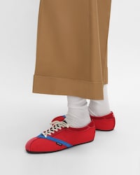 DER FLAT SNEAKER AUS GROSGRAIN, SAMT, ZIEGENWILDLEDER UND LAMMLEDER - ROT/ELEKTROBLAU -  - 2 | CELINE