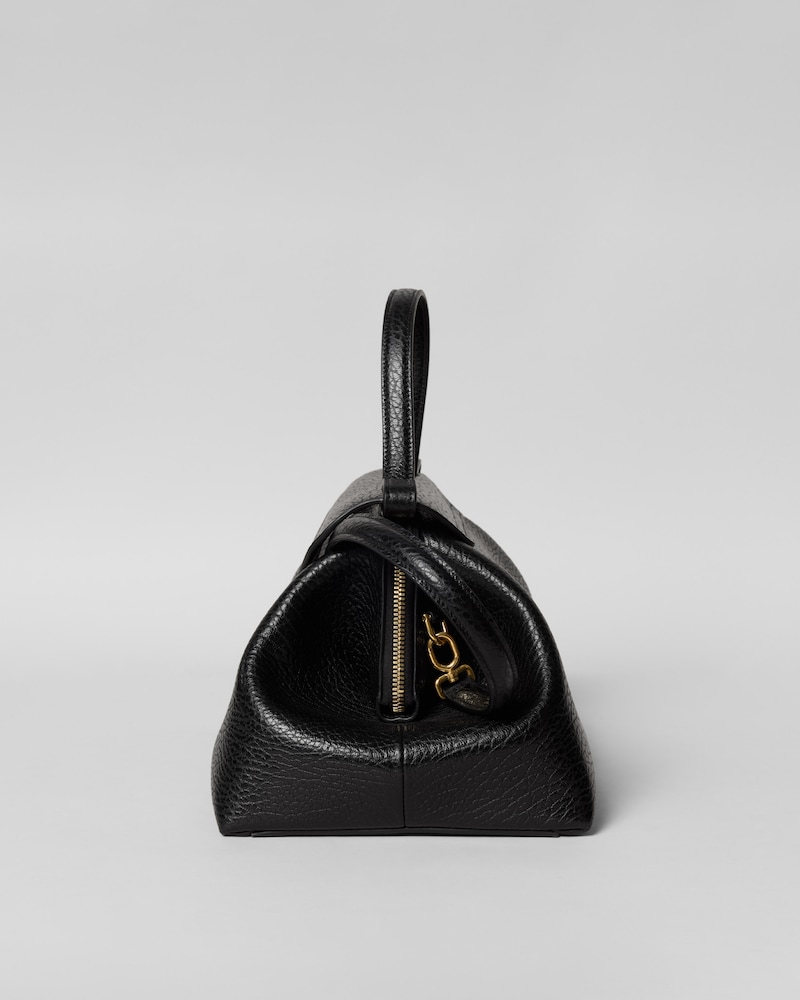 FLAIR BAG IN XL GRAINED CALFSKIN - BLACK - SHOULDER BAGS - 1 | CELINE
