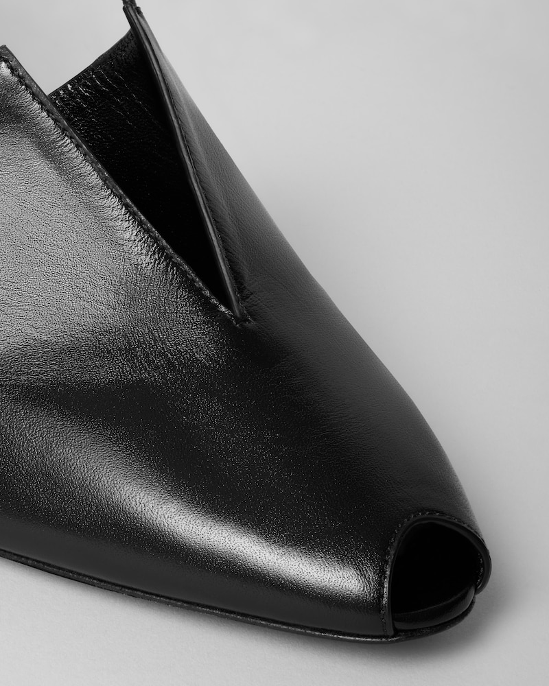 V-NECK SANDAL IN Calfskin - BLACK -  - 1 | CELINE