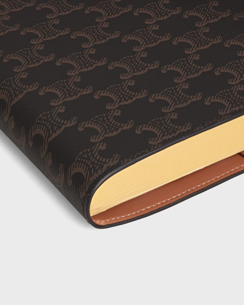 FUNDA PARA CUADERNO MEDIANO DE LONA TRIOMPHE Y PIEL DE BECERRO - TOSTADO - HOGAR - 1 | CELINE