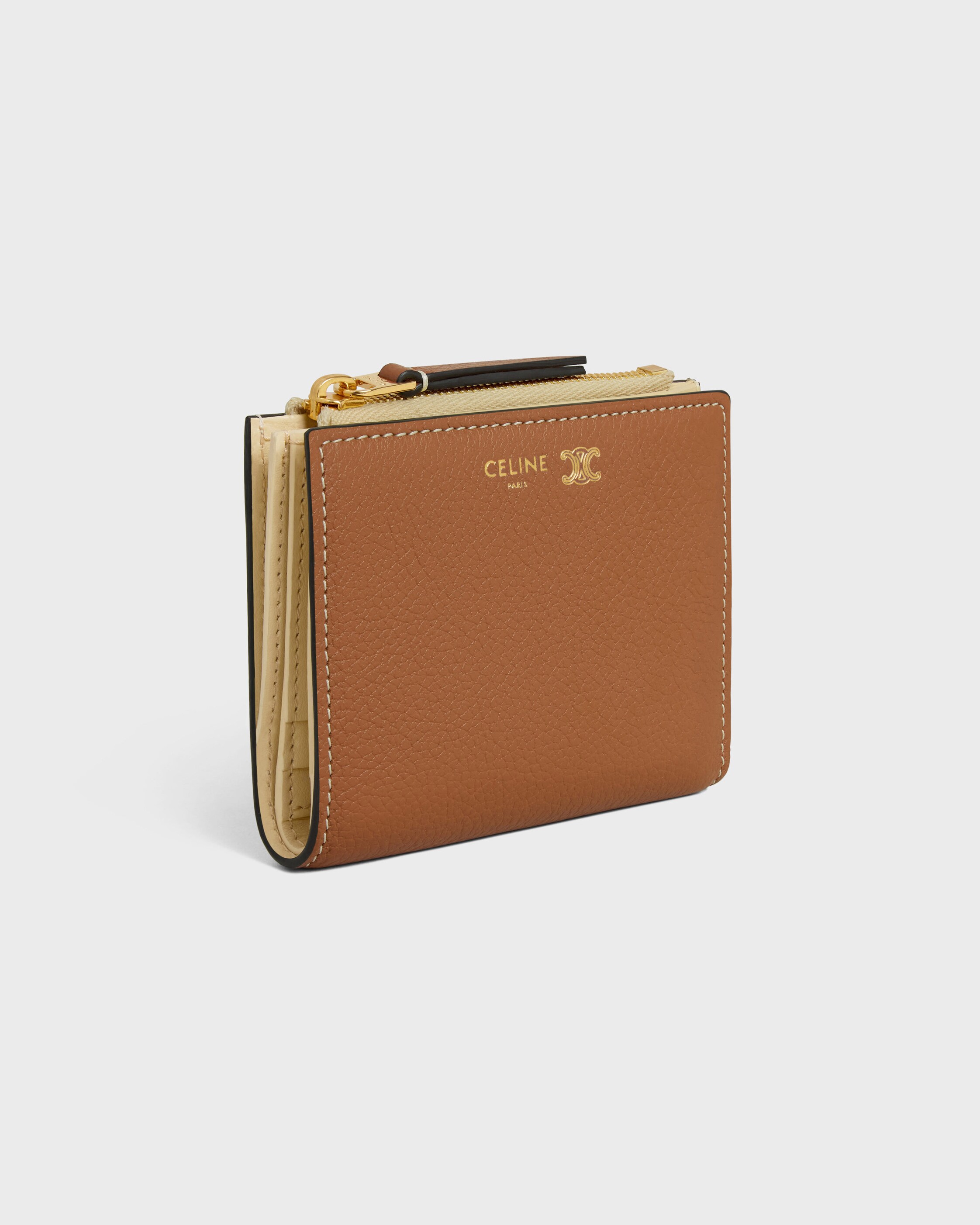 COMPACT WALLET TRIOMPHE STAMP IN SUPPLE GRAINED CALFSKIN - SOFT
