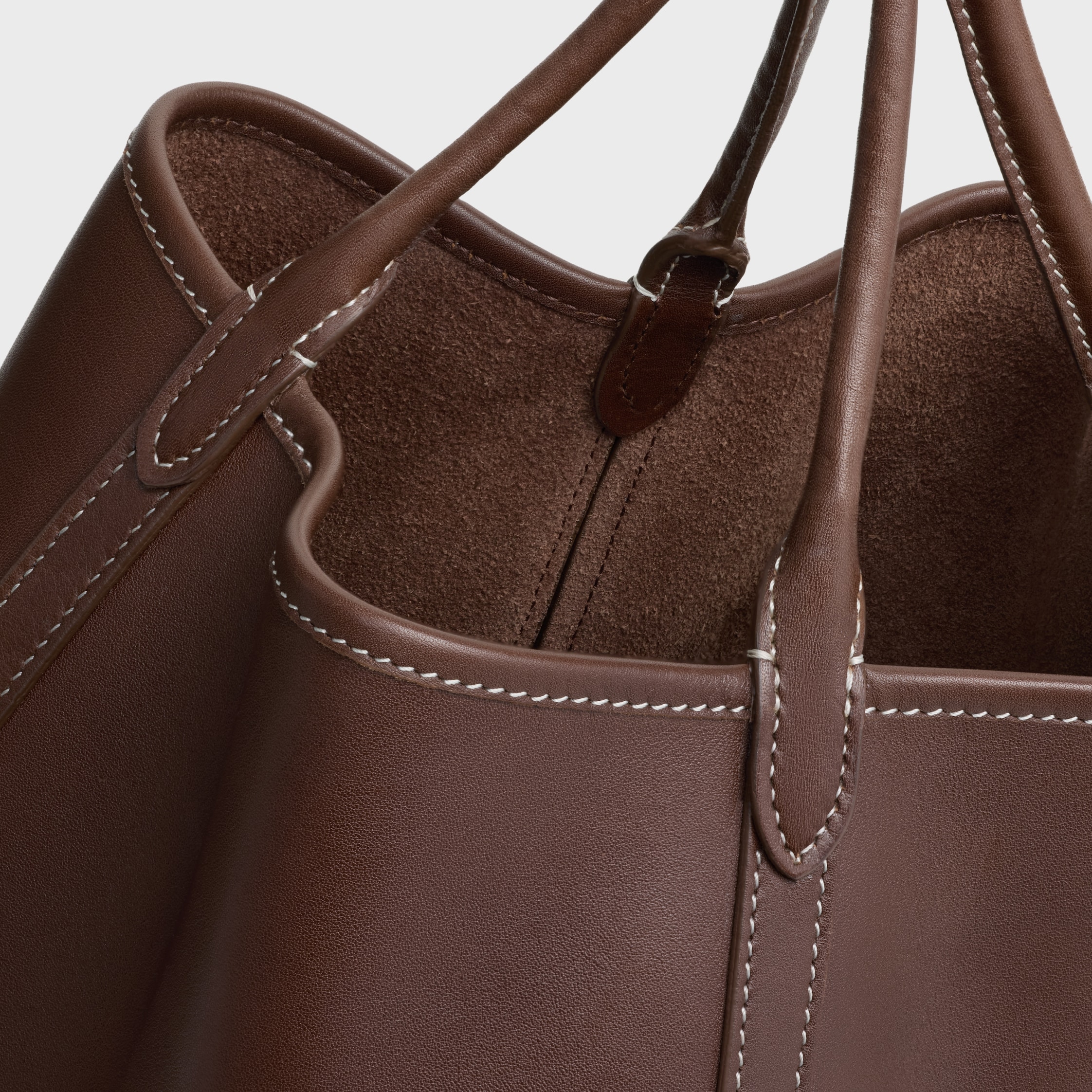SMALL DROP BUCKET IN SUPPLE SMOOTH CALFSKIN - CHOCOLATE | CELINE