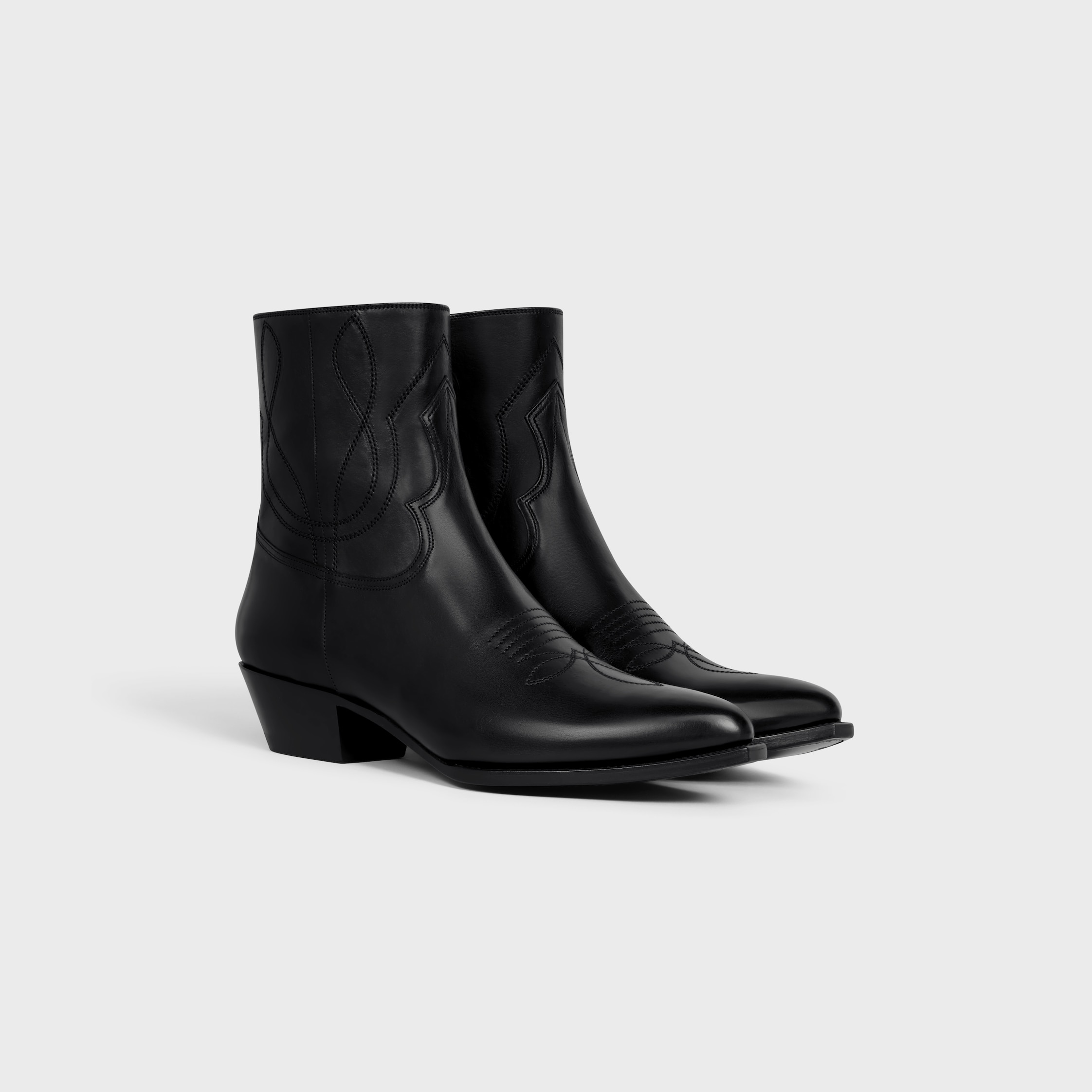 CELINE ウエスタンブーツ ブラック ジップ付き CELINE ウェスタンブーツ / カーフスキン - ブラック | CELINE