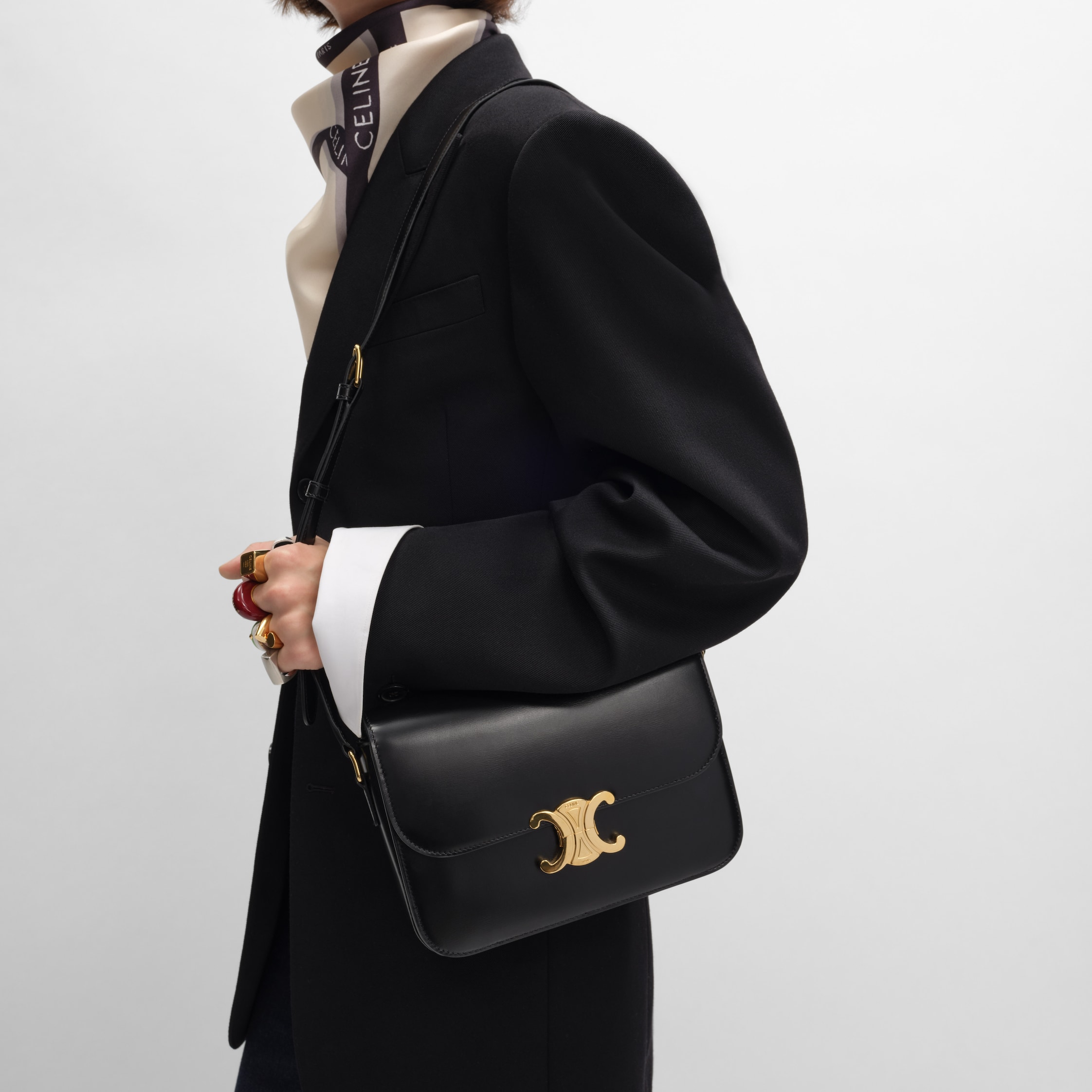 CLASSIQUE TRIOMPHE BAG IN shiny calfskin - BLACK | CELINE