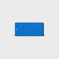 FINE WALLET TRIOMPHE STAMP IN SUPPLE GRAINED CALFSKIN - BLACK / ULTRA BLUE - WALLETS - 2 | CELINE