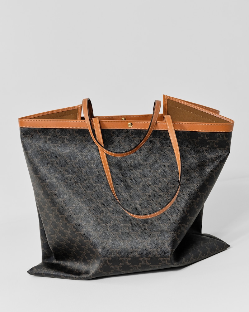 LARGE FLAT SHOPPER IN TRIOMPHE CANVAS - MIEL - ALL BAGS - 1 | CELINE