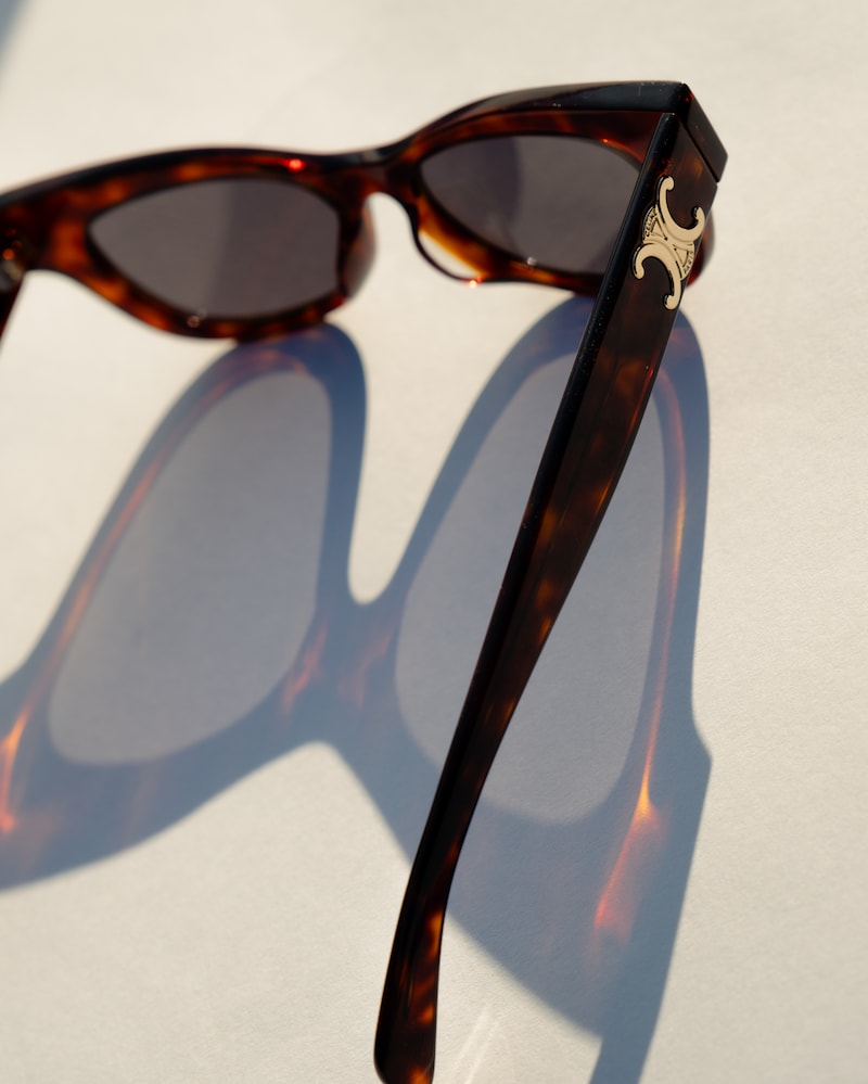 Óculos de Sol Triomphe 09 em Acetato - CLASSIC HAVANA -  - 1 | CELINE