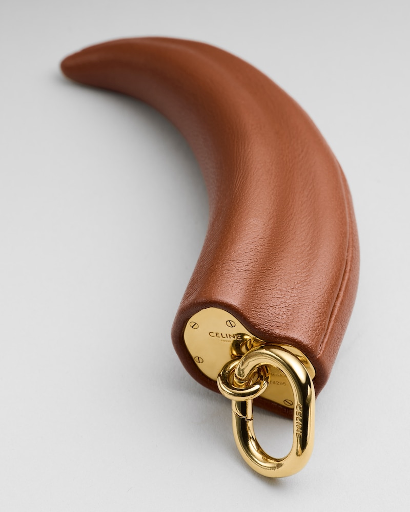 チャーム スモール ホーン / ラムスキン＆ゴールドフィニッシュ ブラス - タン - チャーム - 1 | CELINE