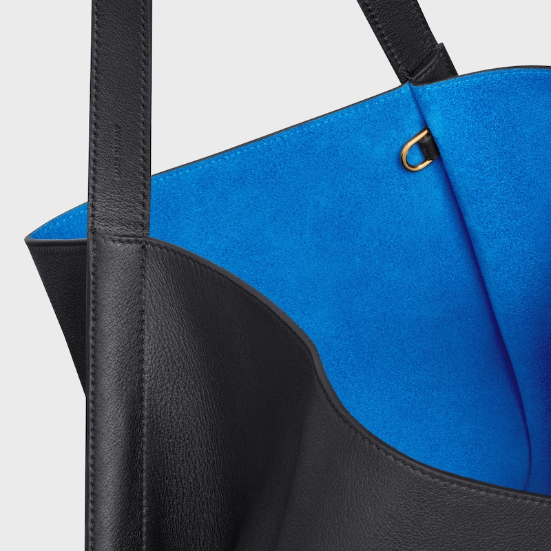 MEDIUM CUBE BAG IN SUPPLE CALFSKIN - BLACK - MORE LINES - 1 | CELINE