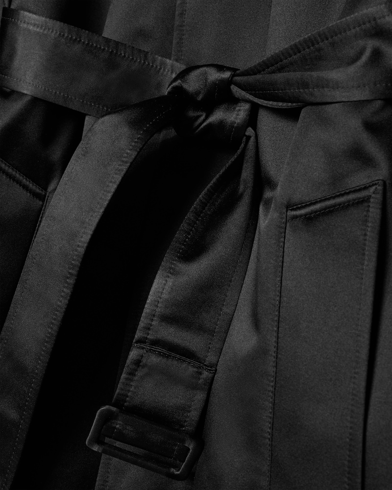 BALMACAAN-MANTEL AUS GEBONDETEM SATIN MIT MADRAS-FUTTER - SCHWARZ -  - 1 | CELINE