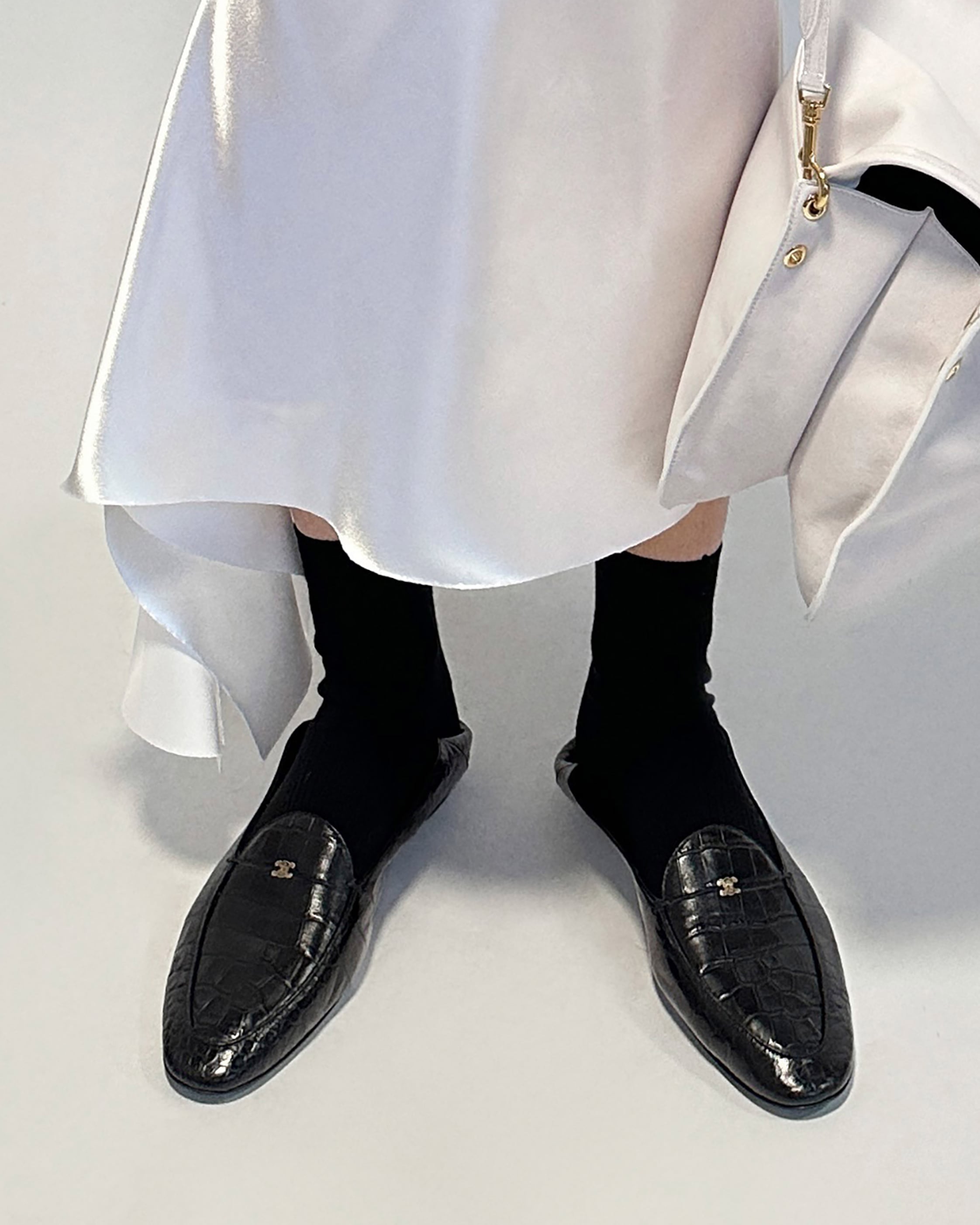 OWNERS' CLUB MAINLINE レザーシューズ AURA SLIPPER IN CROC-STAMPED LEATHER - BLACK | CELINE