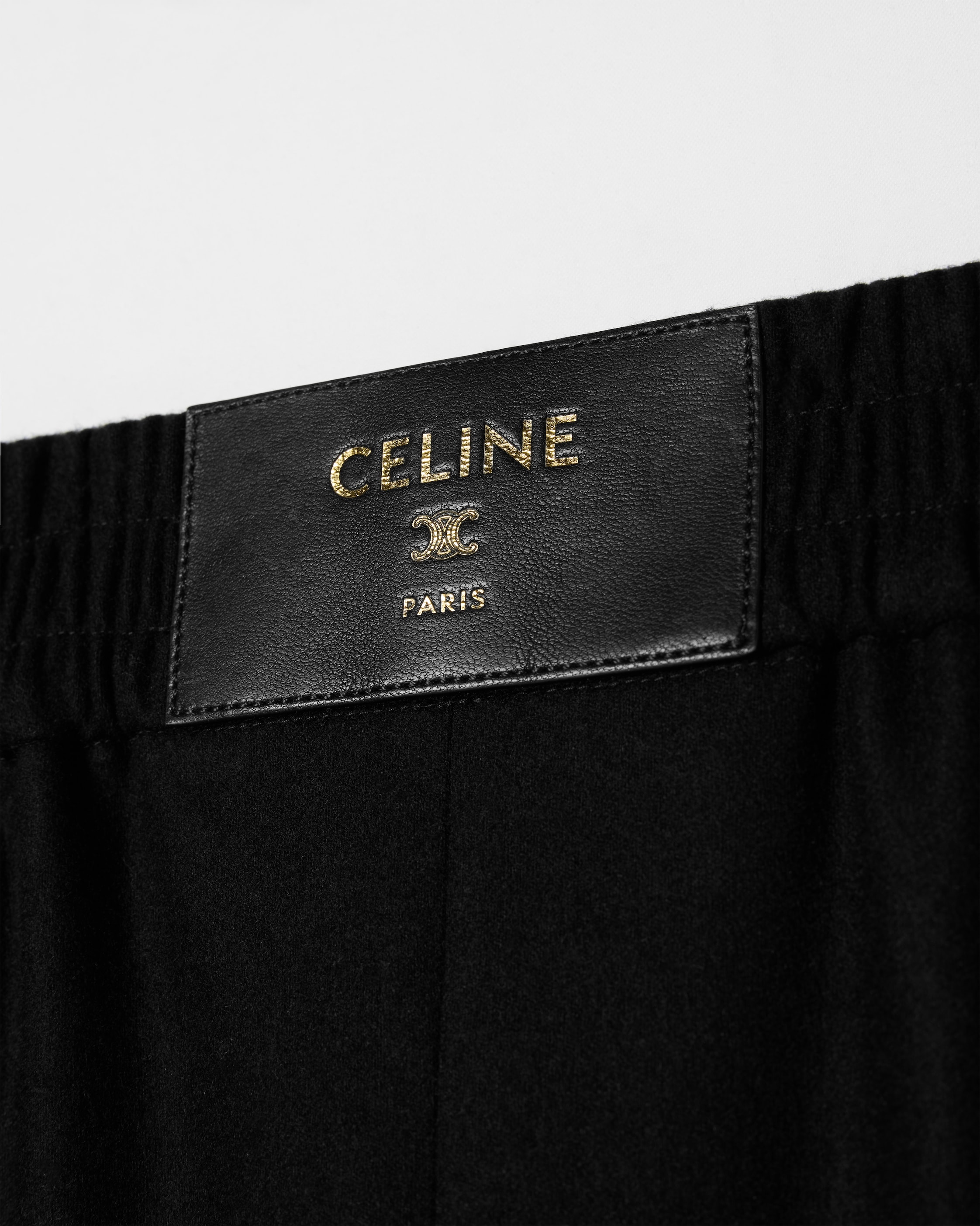 デザイナー ブラック パンツ＆ショートパンツ ウィメンズ | CELINE