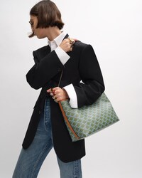 SOFT SHOPPER标志印花手袋 - 浅卡其色/天空蓝 - TRIOMPHE CANVAS標誌印花 - 2 | CELINE