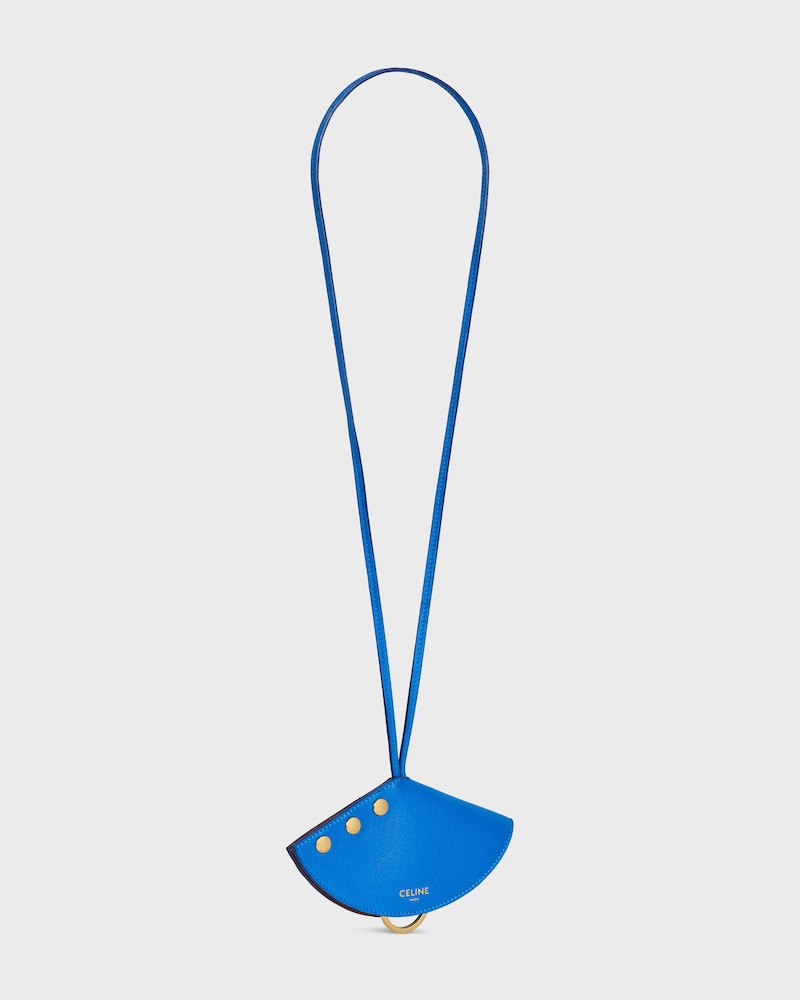 COLLIER POCHETTE CELINE EN CUIR D'AGNEAU ET LAITON DORÉ - BLEU INTENSE / TAN DORÉ - NOUVEAUTÉS - 1 | CELINE