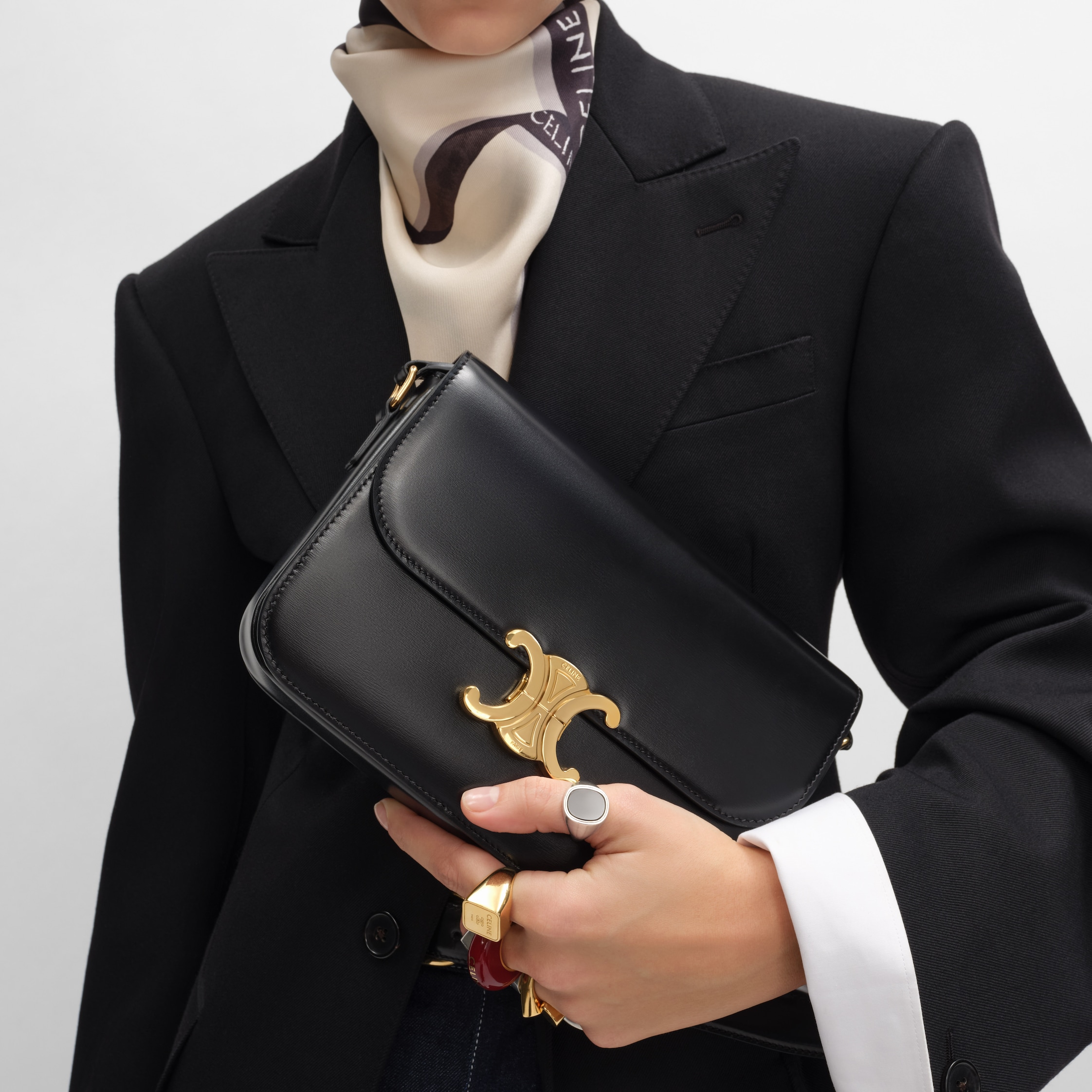 CLASSIQUE TRIOMPHE BAG IN shiny calfskin - BLACK | CELINE