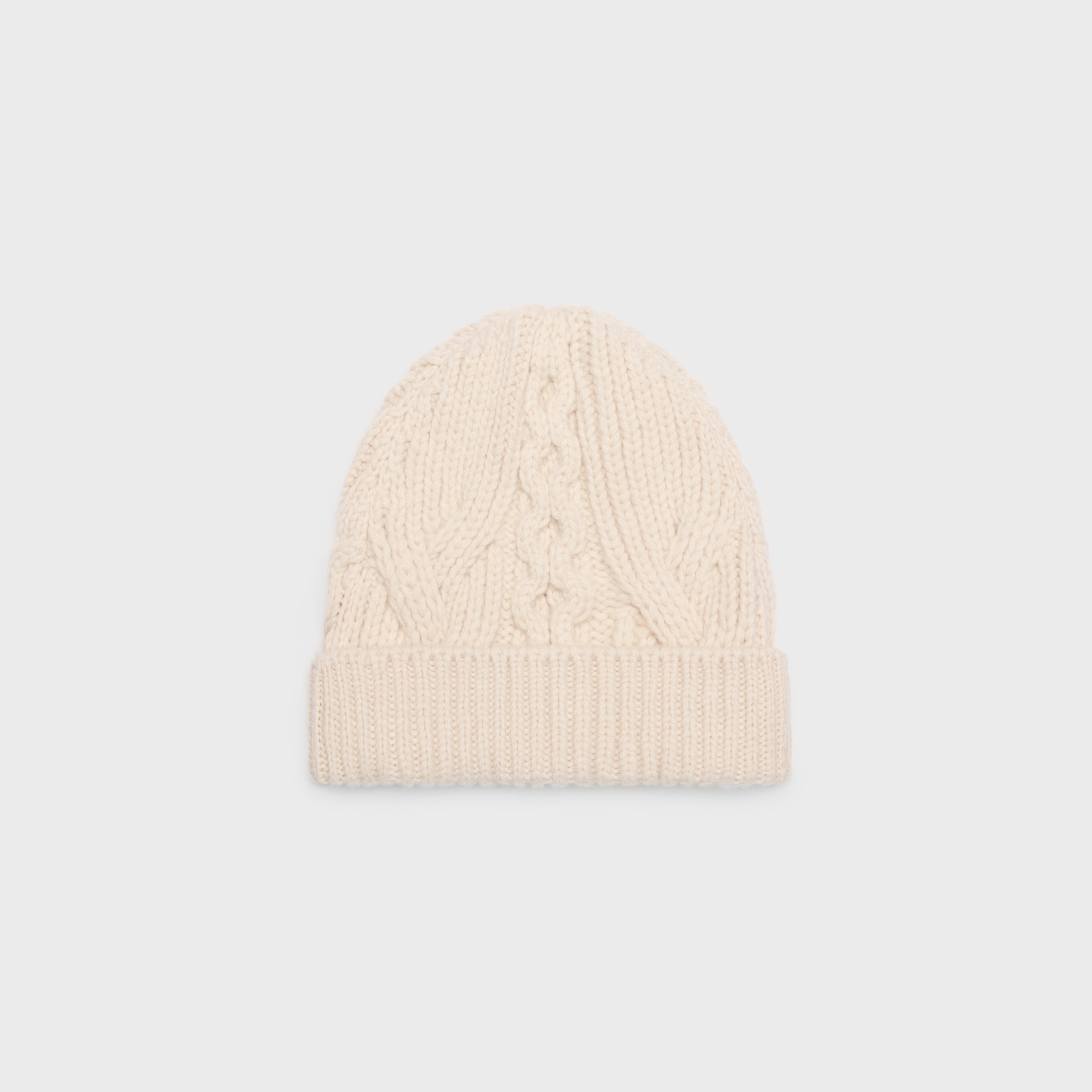 関税込 CELINE triomphe beanie in aran cashmere and wool 2AD760K34-01OW_2_FW24_P2_W.tif