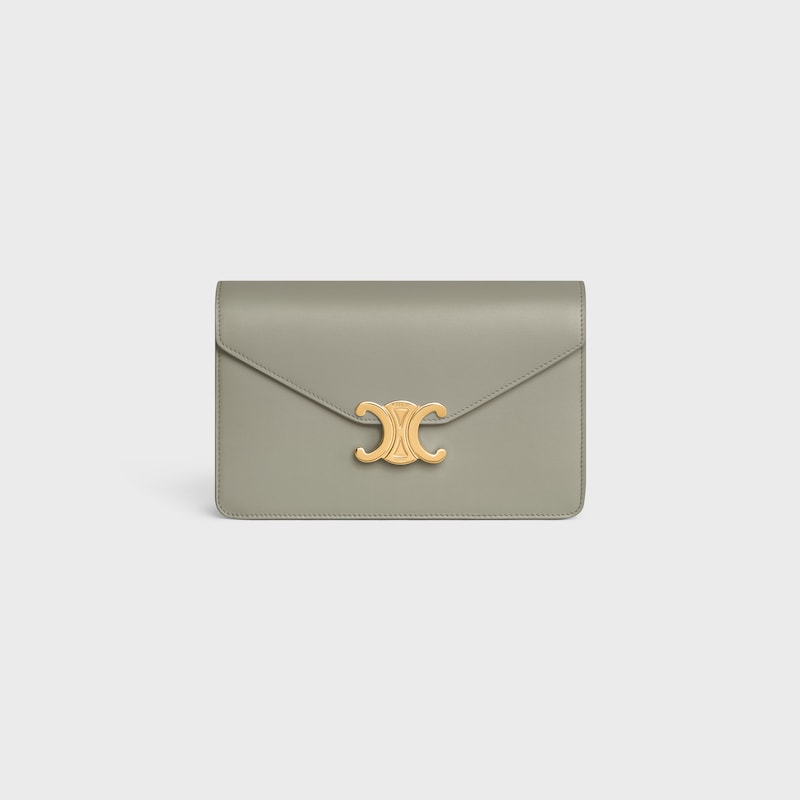 POCHETTE CON CADENA MARGO DE PIEL DE BECERRO BRILLANTE - ARCILLA VERDE - MÁS MODELOS - 1 | CELINE