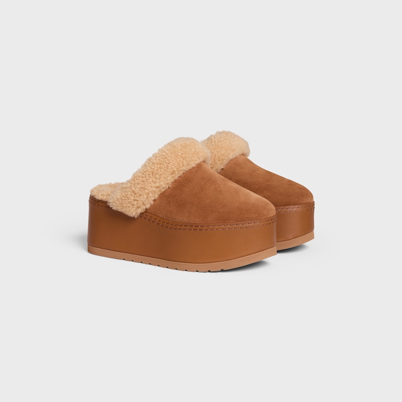 CELINE DANA MULE COMPENSÉE EN CUIR DE VEAU VELOURS ET SHEARLING - COGNAC -  - 1 | CELINE