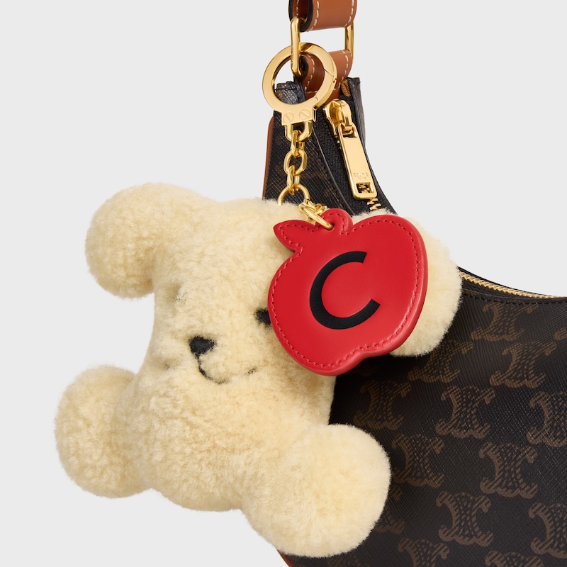 TRIOMPHE POM-POM CHARM APPLE IN SHEARLING AND CALFSKIN - NATURAL / ULTRA RED - CHARMS AND ACCESSORIES - 1 | CELINE